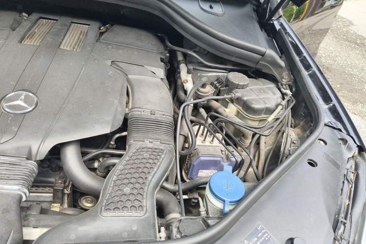 Used Mercedes-Benz M-Class 2014 ML 400 4MATIC Dynamic Model Engine Bay Left