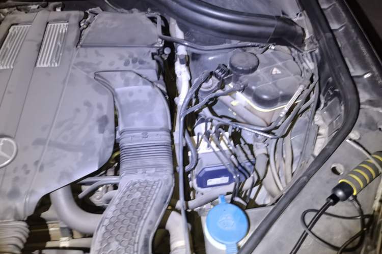 Used Mercedes-Benz M-Class 2014 ML 320 4MATIC Engine Bay Left