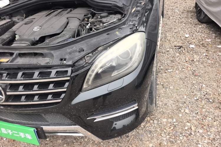 Used Mercedes-Benz M-Class 2014 ML 400 4MATIC Dynamic Model Engine Bay Left