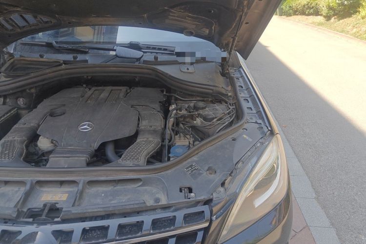 Used Mercedes-Benz M-Class 2014 ML 400 4MATIC Luxury Model Engine Bay Left