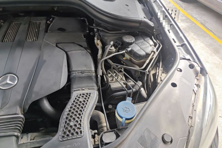 Used Mercedes-Benz M-Class 2014 ML 400 4MATIC Luxury Model Engine Bay Left
