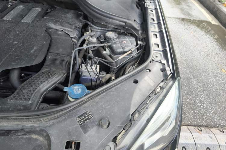 Used Mercedes-Benz M-Class 2014 ML 400 4MATIC Dynamic Model Engine Bay Left