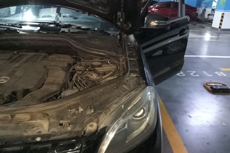 Used Mercedes-Benz M-Class 2014 ML 400 4MATIC Luxury Model Engine Bay Left