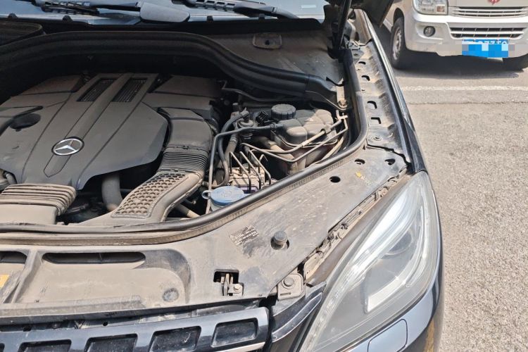 Used Mercedes-Benz M-Class 2014 ML 400 4MATIC Luxury Model Engine Bay Left