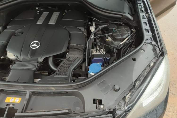 Used Mercedes-Benz M-Class 2014 ML 400 4MATIC Dynamic Model Engine Bay Left