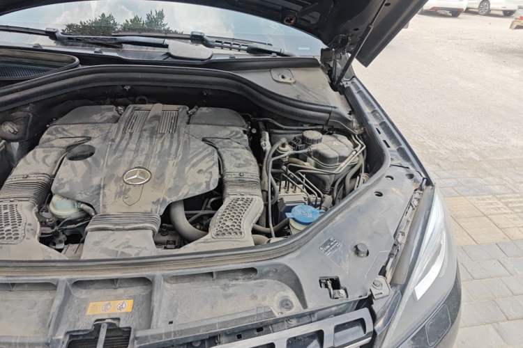 Used Mercedes-Benz M-Class 2014 ML 400 4MATIC Dynamic Model Engine Bay Left