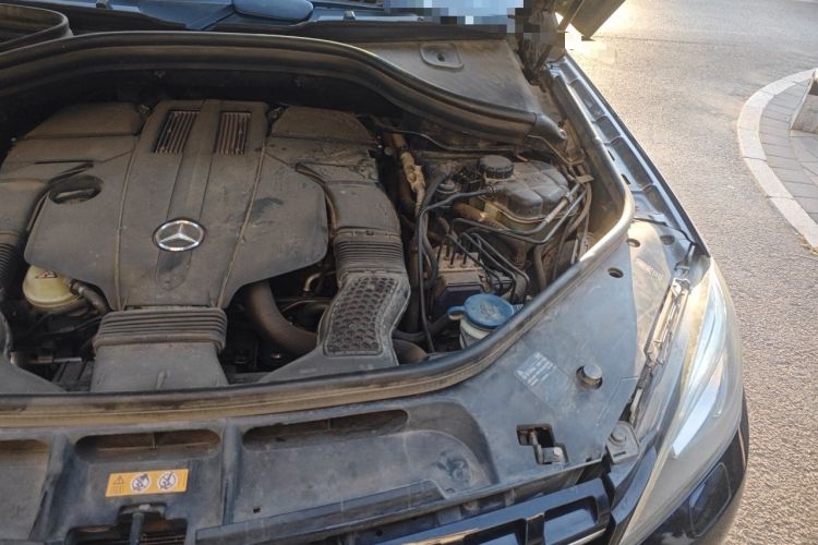 Used Mercedes-Benz M-Class 2014 ML 400 4MATIC Dynamic Model Engine Bay Left