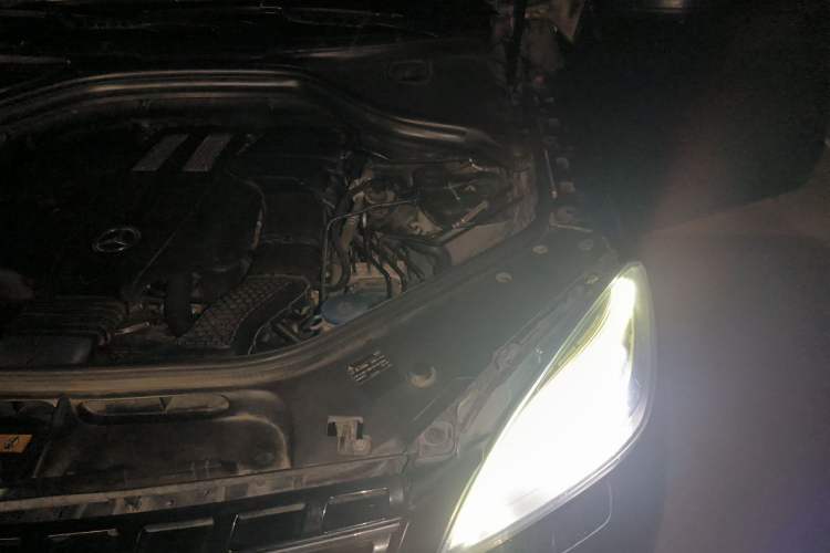 Used Mercedes-Benz M-Class 2014 ML 400 4MATIC Dynamic Model Engine Bay Left