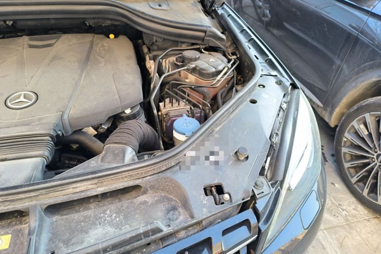 Used Mercedes-Benz M-Class 2014 ML 350 CDI 4MATIC Engine Bay Left