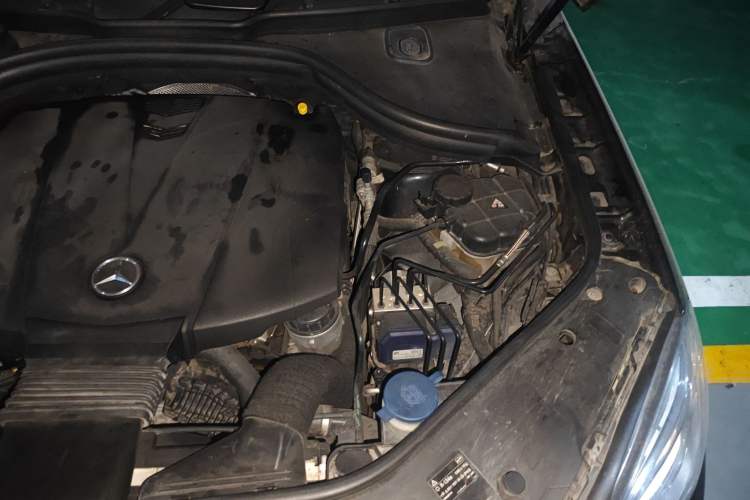 Used Mercedes-Benz M-Class 2014 ML 350 CDI 4MATIC Engine Bay Left
