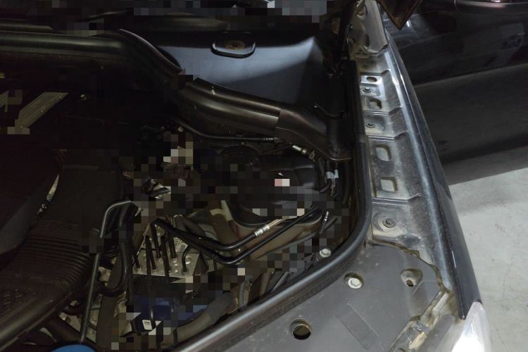 Used Mercedes-Benz M-Class 2014 ML 400 4MATIC Dynamic Model Engine Bay Left