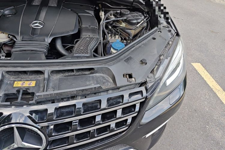 Used Mercedes-Benz M-Class 2014 ML 400 4MATIC Luxury Model Engine Bay Left