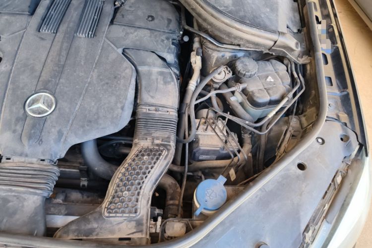 Used Mercedes-Benz M-Class 2014 ML 400 4MATIC Dynamic Model Engine Bay Left