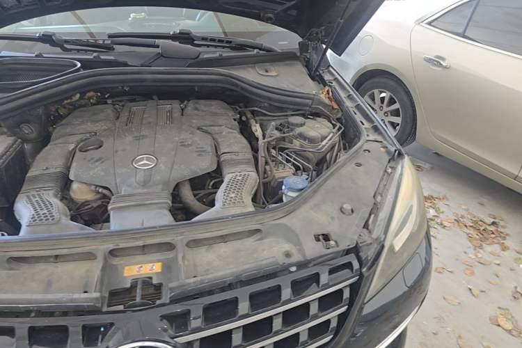 Used Mercedes-Benz M-Class 2014 ML 400 4MATIC Dynamic Model Engine Bay Left