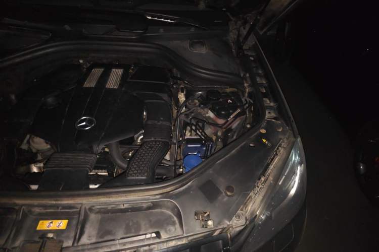 Used Mercedes-Benz M-Class 2014 ML 400 4MATIC Luxury Model Engine Bay Left