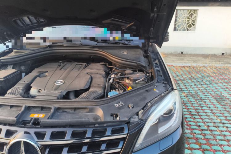 Used Mercedes-Benz M-Class 2014 ML 400 4MATIC Luxury Model Engine Bay Left