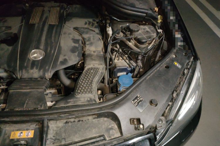 Used Mercedes-Benz M-Class 2014 ML 320 4MATIC Engine Bay Left