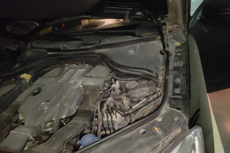 Used Mercedes-Benz M-Class 2014 ML 400 4MATIC Dynamic Model Engine Bay Left