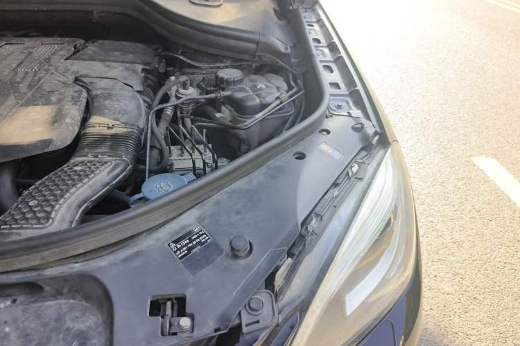 Used Mercedes-Benz M-Class 2014 ML 400 4MATIC Dynamic Model Engine Bay Left