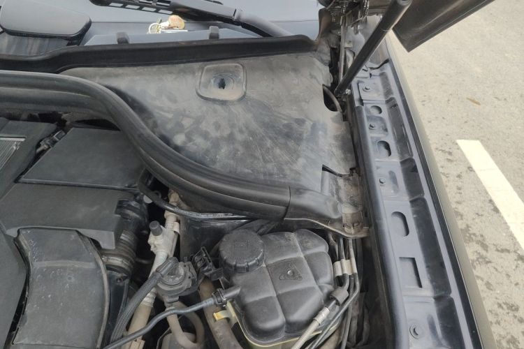 Used Mercedes-Benz M-Class 2014 ML 400 4MATIC Dynamic Model Engine Bay Left