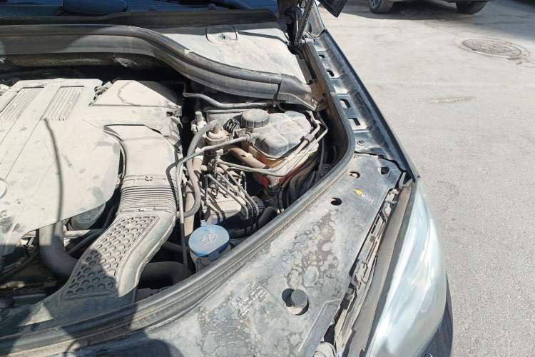 Used Mercedes-Benz M-Class 2014 ML 400 4MATIC Dynamic Model Engine Bay Left
