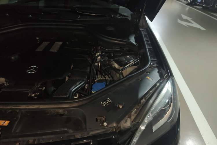 Used Mercedes-Benz M-Class 2014 ML 400 4MATIC Dynamic Model Engine Bay Left