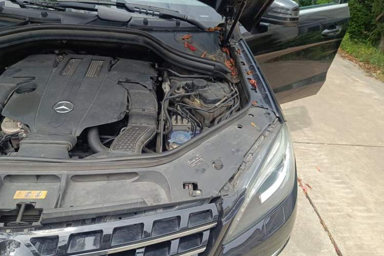 Used Mercedes-Benz M-Class 2014 ML 400 4MATIC Dynamic Model Engine Bay Left