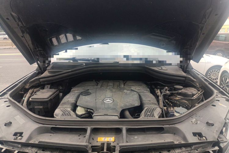 Used Mercedes-Benz M-Class 2014 ML 320 4MATIC Engine Bay