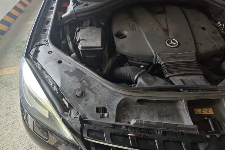 Used Mercedes-Benz M-Class 2014 ML 350 CDI 4MATIC Engine Bay Right