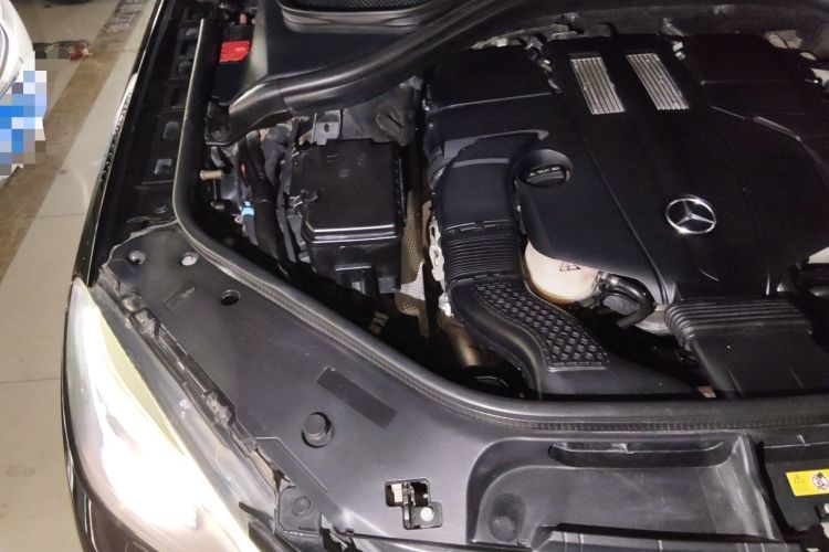 Used Mercedes-Benz M-Class 2014 ML 320 4MATIC Engine Bay Right