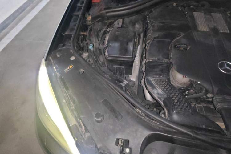 Used Mercedes-Benz M-Class 2014 ML 320 4MATIC Engine Bay Right