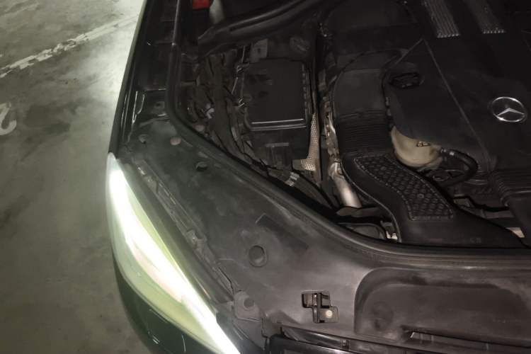 Used Mercedes-Benz M-Class 2014 ML 400 4MATIC Luxury Model Engine Bay Right