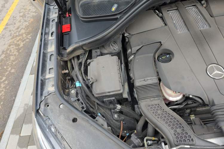 Used Mercedes-Benz M-Class 2014 ML 400 4MATIC Luxury Model Engine Bay Right
