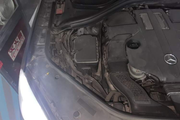 Used Mercedes-Benz M-Class 2014 ML 320 4MATIC Engine Bay Right
