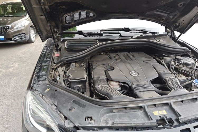 Used Mercedes-Benz M-Class 2014 ML 400 4MATIC Dynamic Model Engine Bay Right