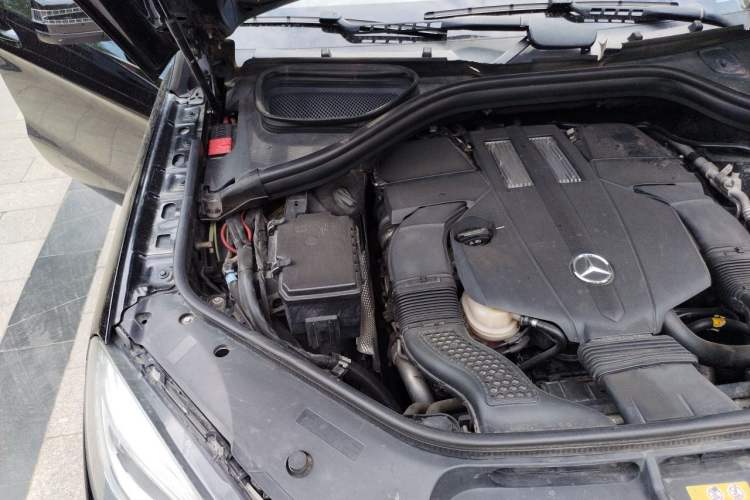 Used Mercedes-Benz M-Class 2014 ML 400 4MATIC Dynamic Model Engine Bay Right