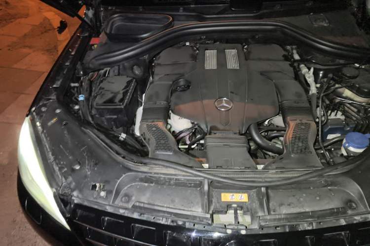Used Mercedes-Benz M-Class 2014 ML 400 4MATIC Dynamic Model Engine Bay Right