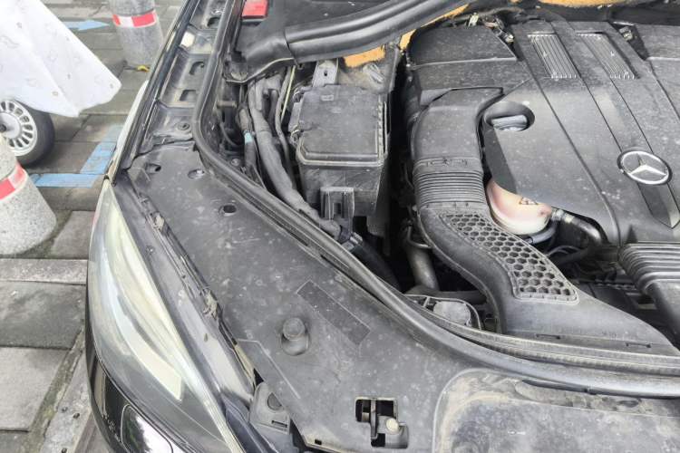 Used Mercedes-Benz M-Class 2014 ML 400 4MATIC Dynamic Model Engine Bay Right