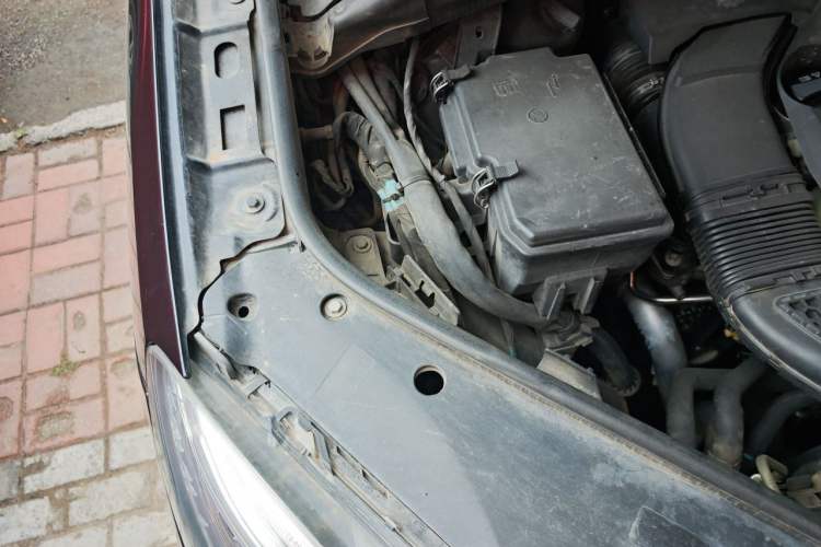 Used Mercedes-Benz M-Class 2014 ML 400 4MATIC Dynamic Model Engine Bay Right