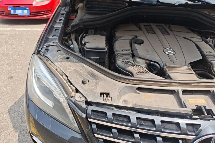 Used Mercedes-Benz M-Class 2014 ML 400 4MATIC Luxury Model Engine Bay Right