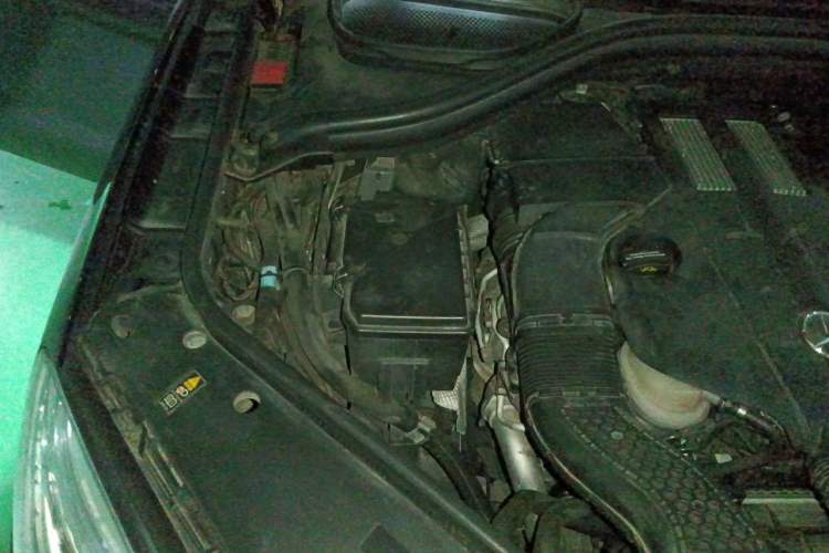 Used Mercedes-Benz M-Class 2014 ML 400 4MATIC Luxury Model Engine Bay Right