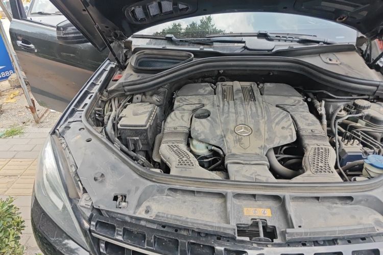 Used Mercedes-Benz M-Class 2014 ML 400 4MATIC Dynamic Model Engine Bay Right