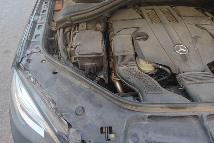 Used Mercedes-Benz M-Class 2014 ML 400 4MATIC Dynamic Model Engine Bay Right