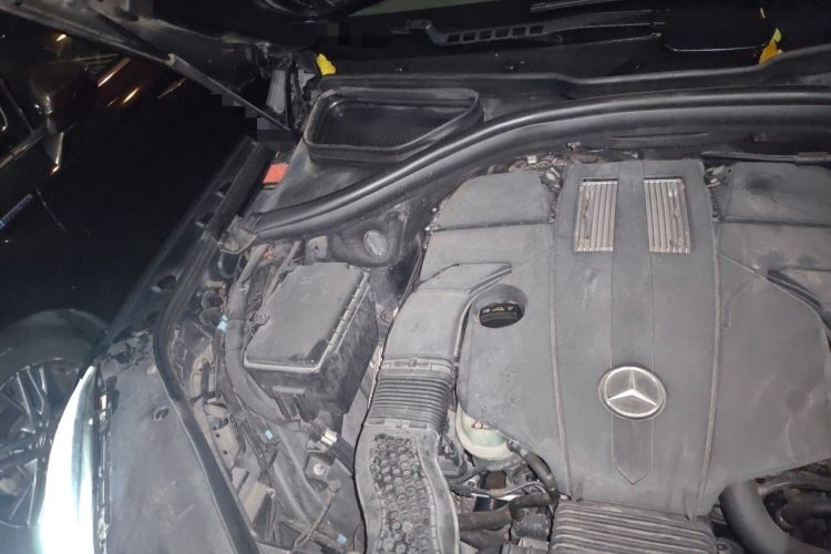 Used Mercedes-Benz M-Class 2014 ML 320 4MATIC Engine Bay Right