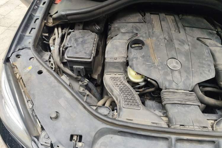Used Mercedes-Benz M-Class 2014 ML 320 4MATIC Engine Bay Right