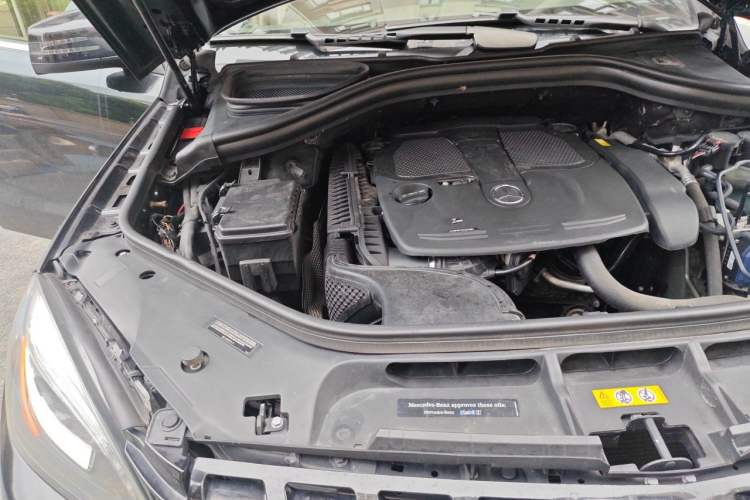 Used Mercedes-Benz M-Class  Engine Bay Right