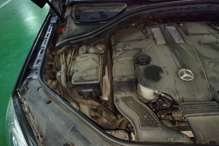Used Mercedes-Benz M-Class 2014 ML 400 4MATIC Luxury Model Engine Bay Right