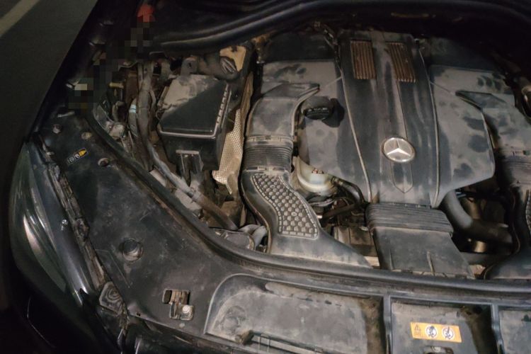 Used Mercedes-Benz M-Class 2014 ML 320 4MATIC Engine Bay Right