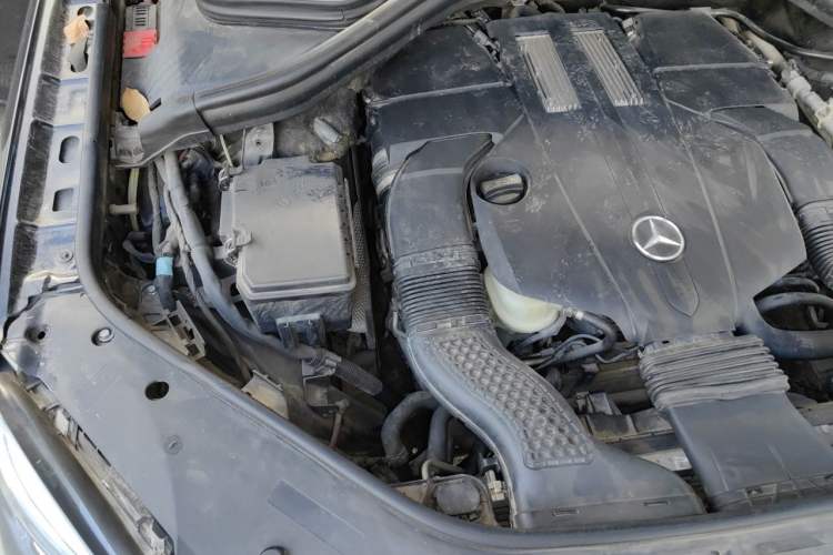 Used Mercedes-Benz M-Class 2014 ML 400 4MATIC Dynamic Model Engine Bay Right