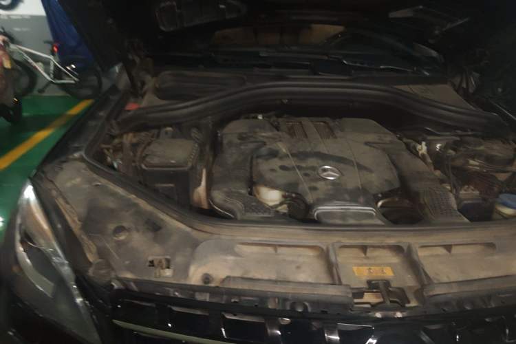 Used Mercedes-Benz M-Class 2014 ML 400 4MATIC Luxury Model Engine Bay Right
